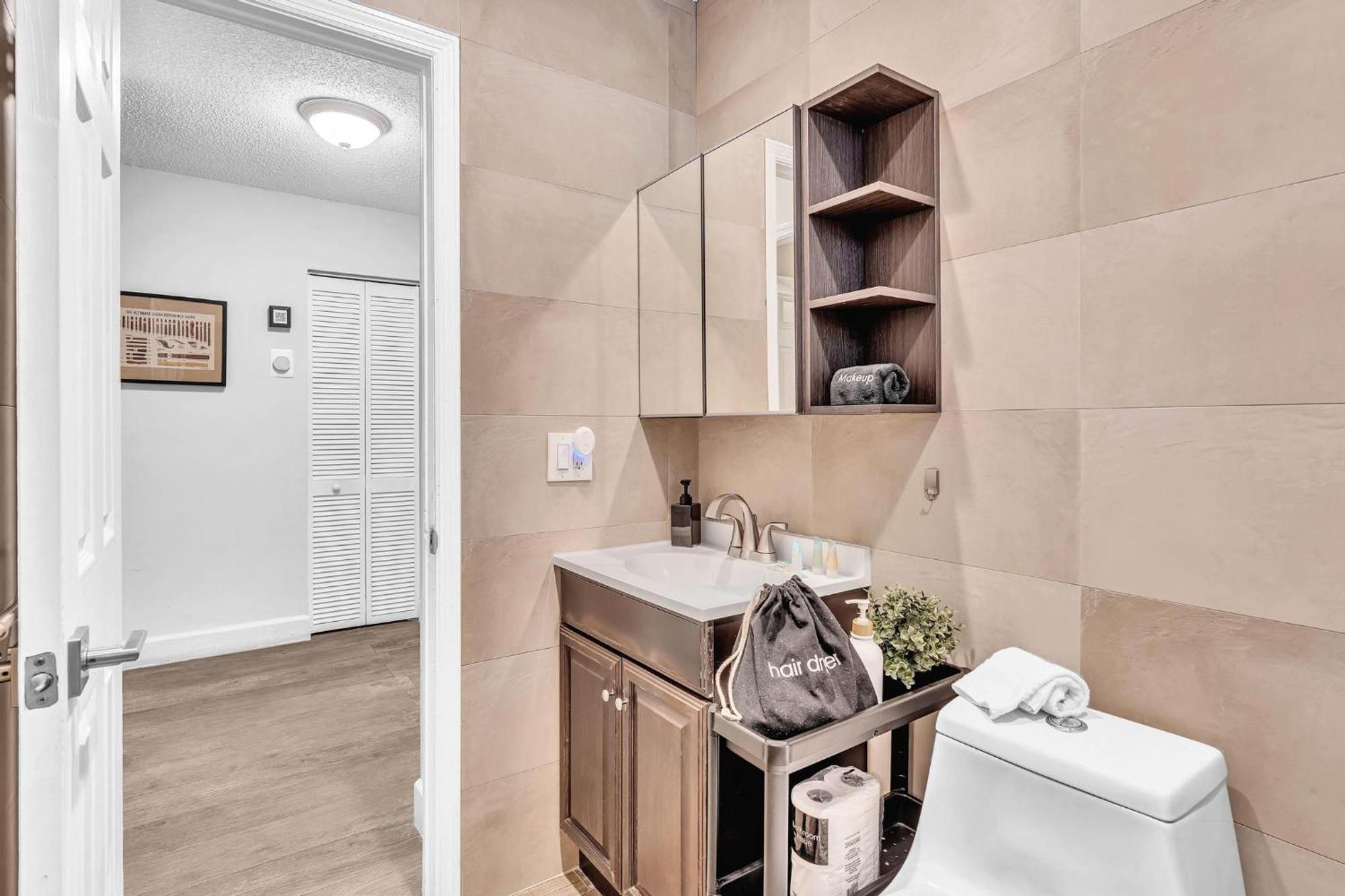 Estelo'S Place - Modern Townhouse With King Bed, Only 5 Min From The Airport! Miami Esterno foto