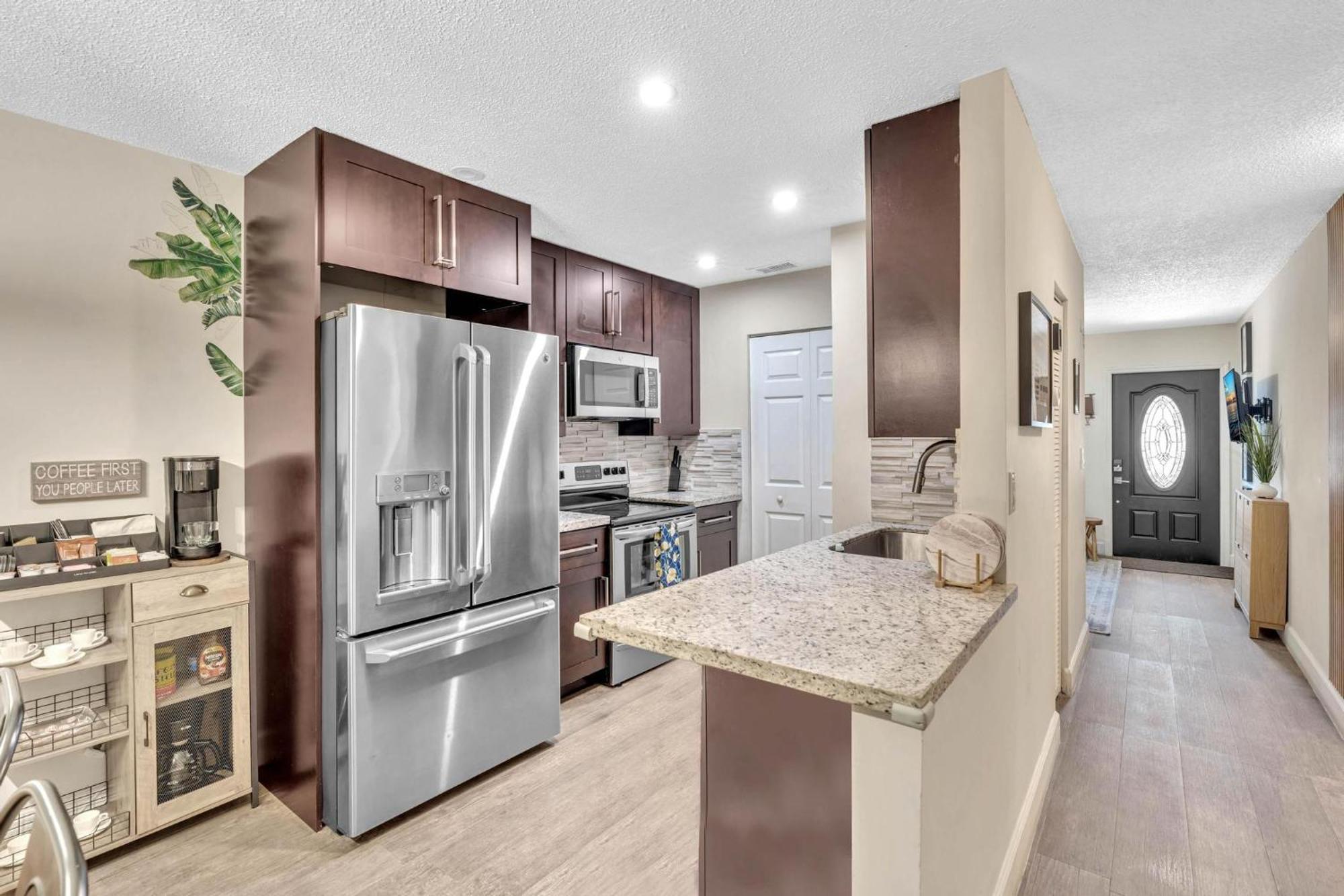 Estelo'S Place - Modern Townhouse With King Bed, Only 5 Min From The Airport! Miami Esterno foto
