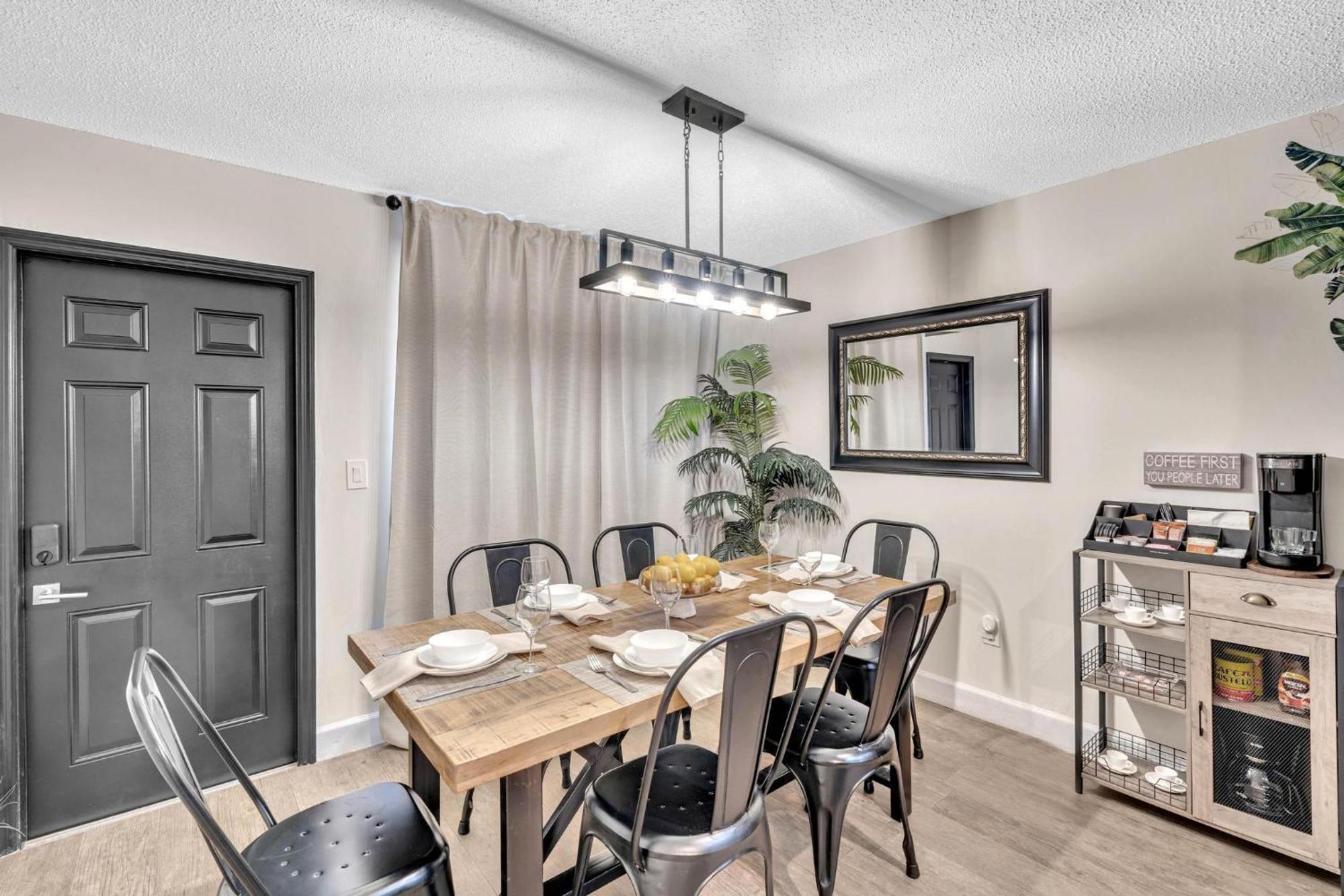 Estelo'S Place - Modern Townhouse With King Bed, Only 5 Min From The Airport! Miami Esterno foto